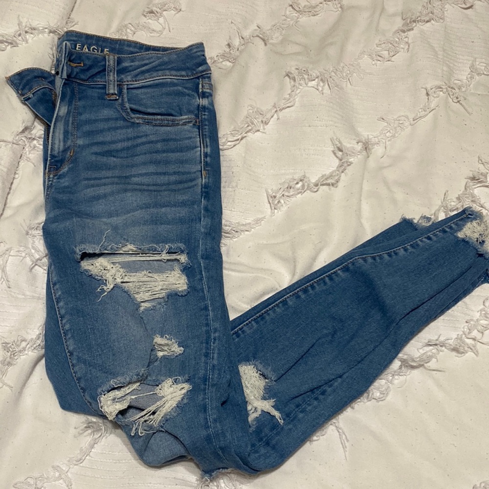American eagle distressed jeans